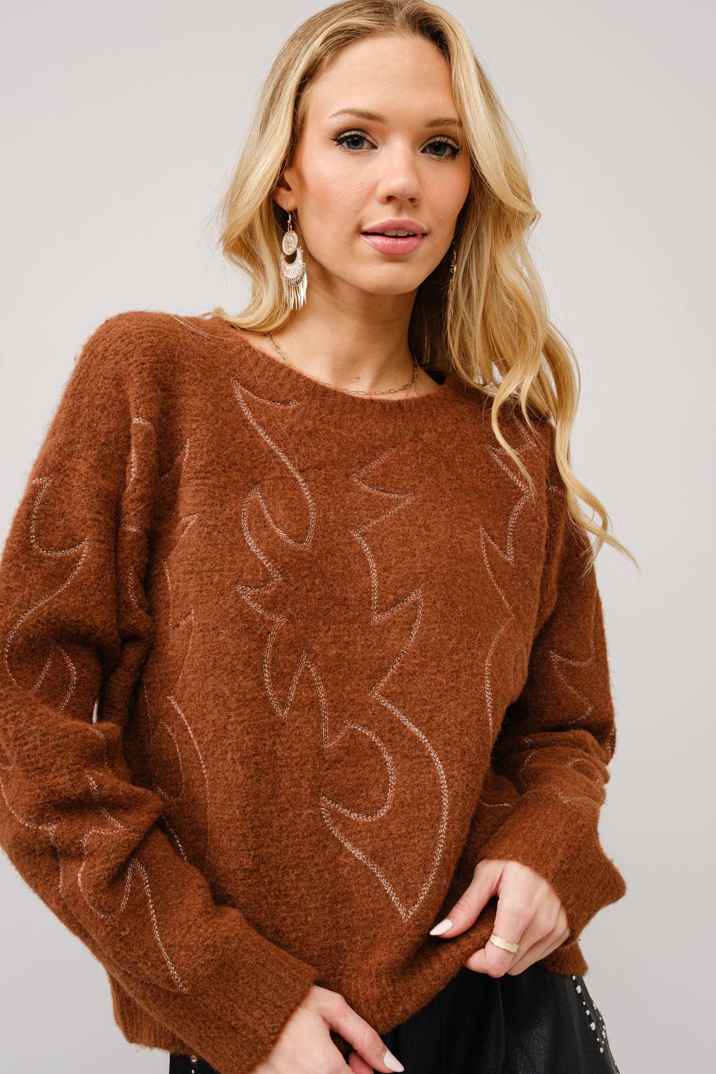 36332W - Western Boots Stitch Pattern Crew Neck Sweater