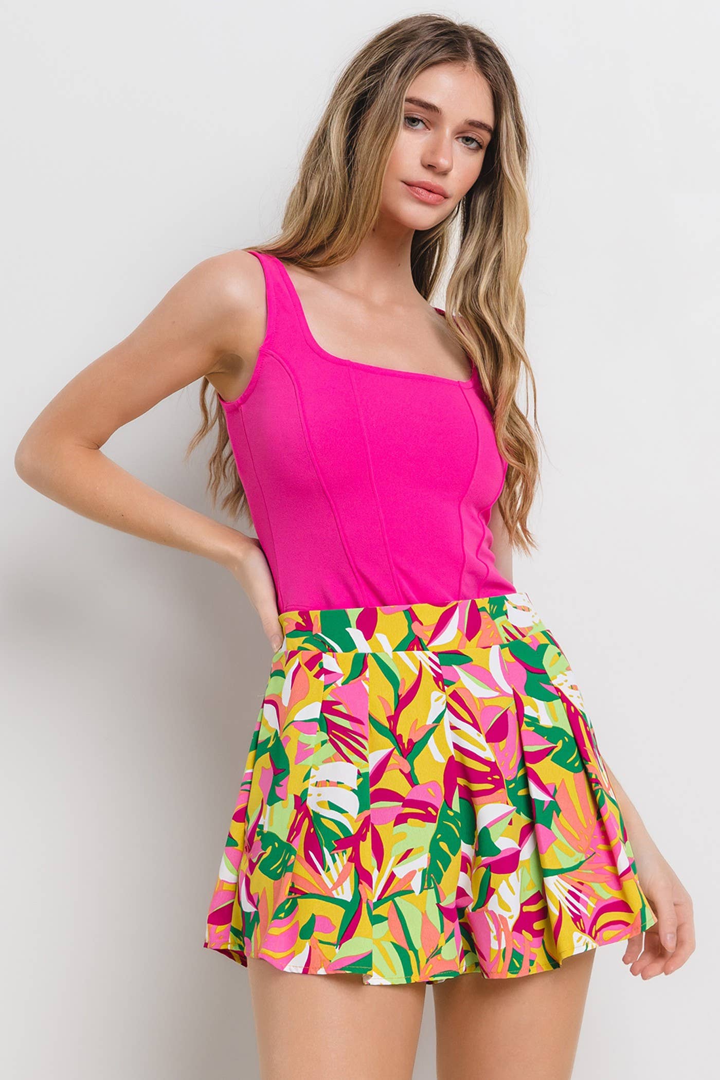 T1352-Sd- Solid  Square Neck Crop Top