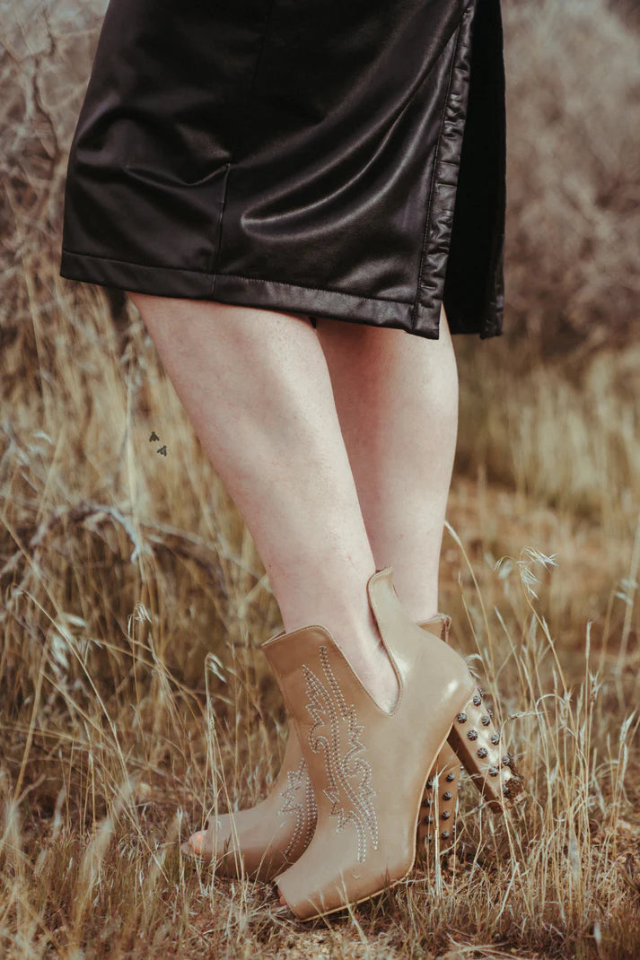 HIGH DEMAND *RIVER ROCK High Heel Boots
