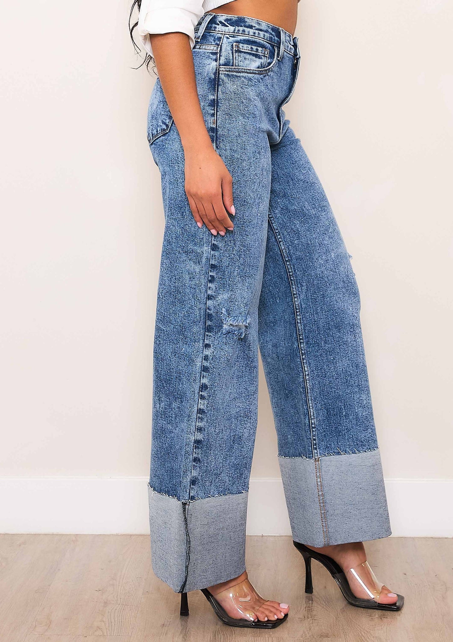 HIGH WAISTED WIDE LEG JEANS IN VINTAGE TINTED WASH