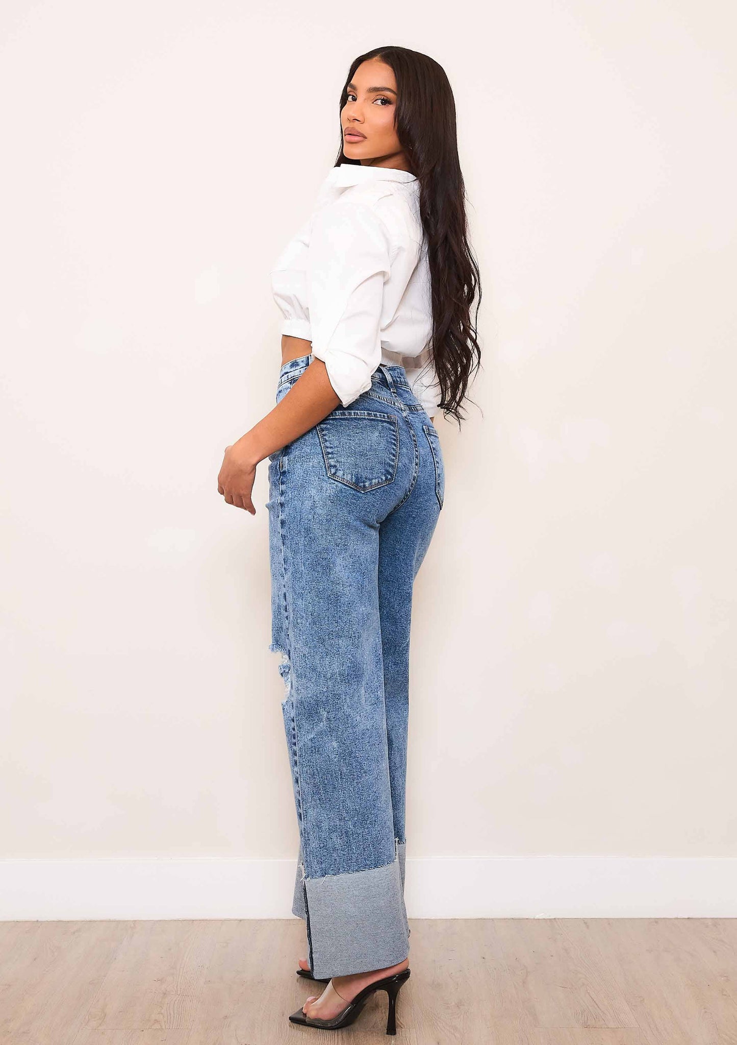 HIGH WAISTED WIDE LEG JEANS IN VINTAGE TINTED WASH