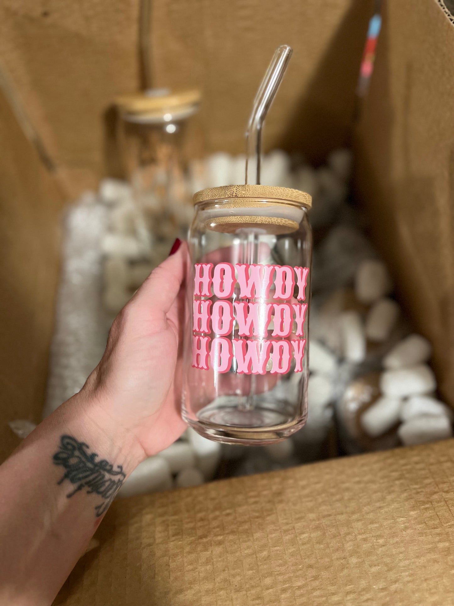 Howdy Howdy Howdy Glass Can with Lid and Straw